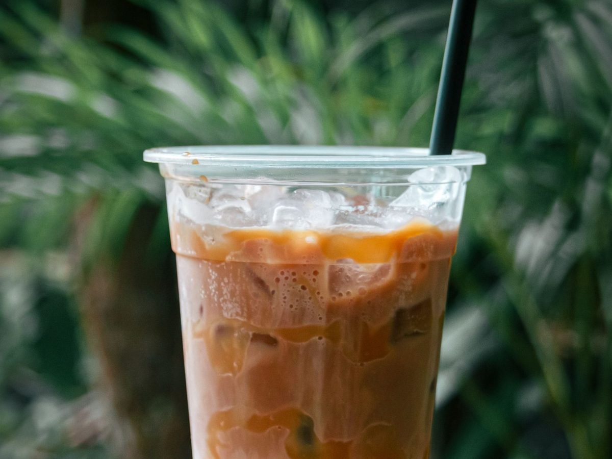 Custom printed plastic cups with straws